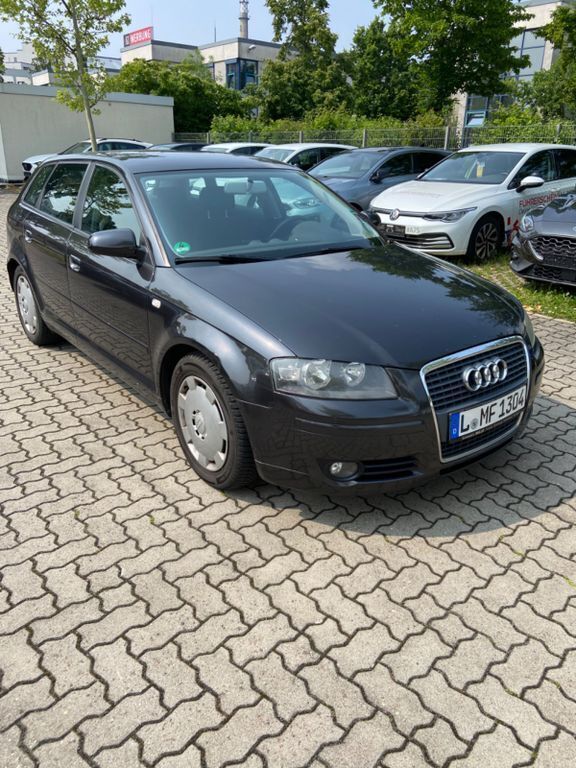 Grau Gebraucht 2007 Audi A3 Sportback Ambiente Limousine | 2.950 € (Fairer Preis) - Bild 1/4