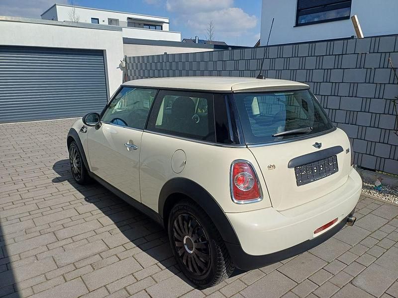 Gebraucht Mini ONE 98 PS (72 kW) 2011 Weiß Kleinwagen
