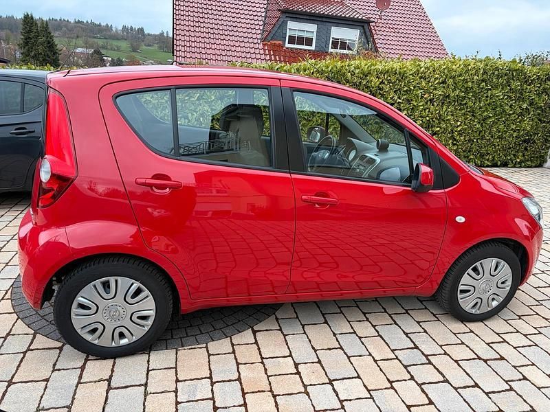Gebraucht Opel Agila 68 PS (50 kW) 2013 Rot Kleinwagen