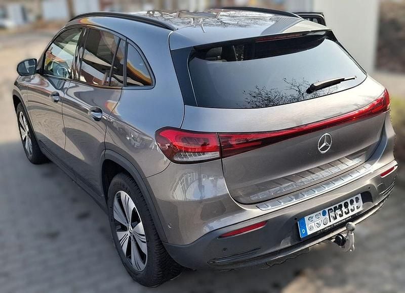Gebraucht Mercedes EQA250 139 kW (190 PS) 2023 Grau SUV