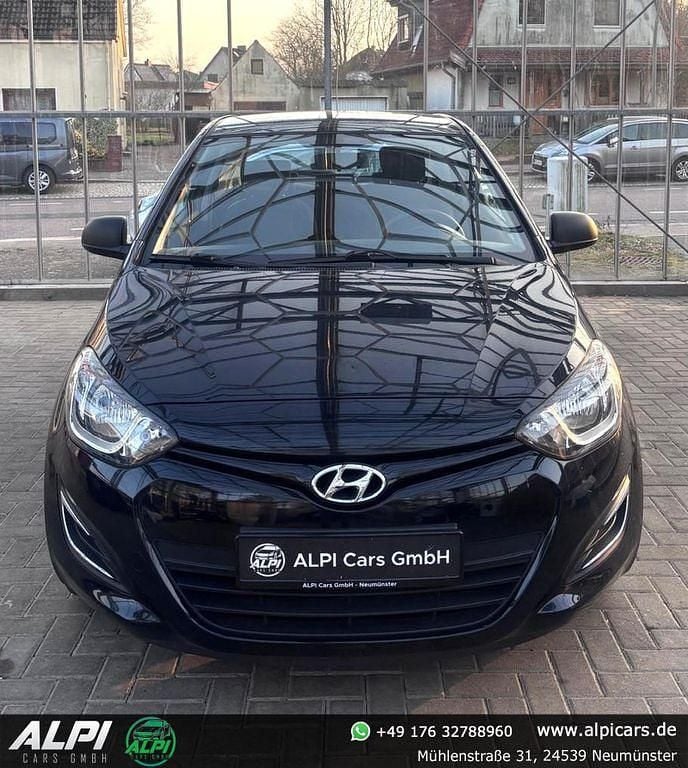 Gebraucht Hyundai i20 Edition 86 PS (63 kW) 2014 Schwarz Kleinwagen