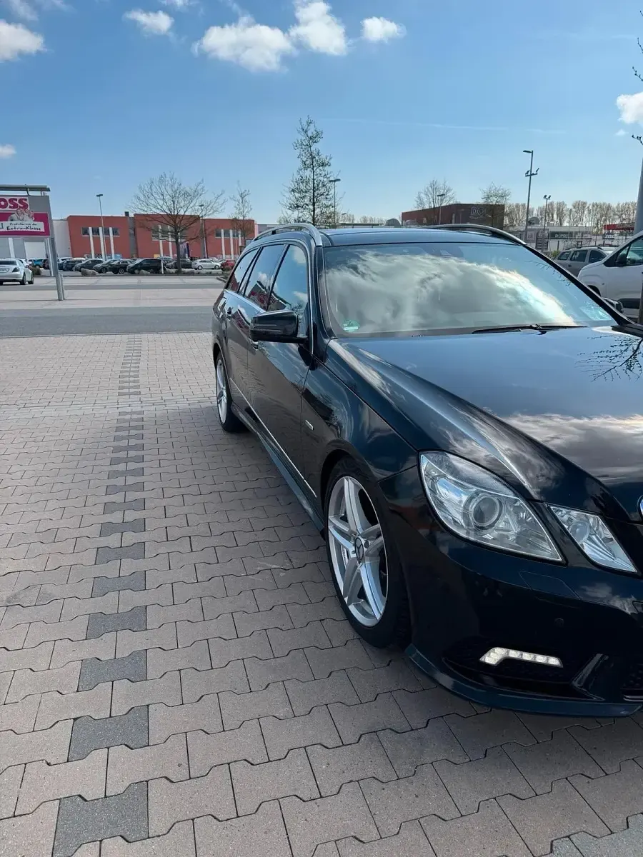 Gebraucht Mercedes E350 AMG line 234 PS (172 kW) 2010 Schwarz Kombi