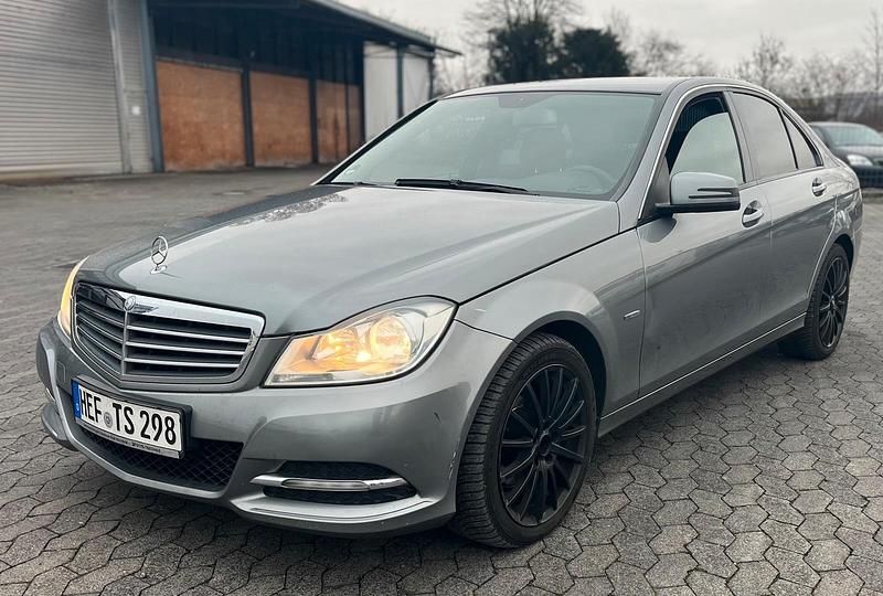 Gebraucht Mercedes C220 170 PS (125 kW) 2011 Grau Limousine