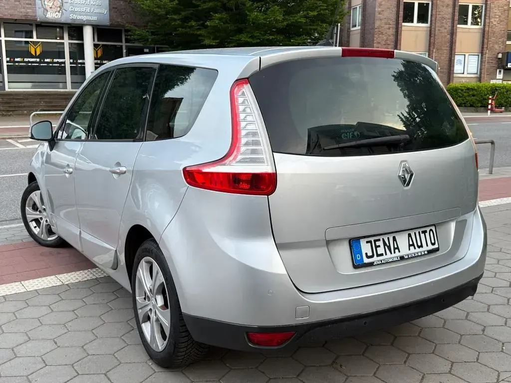 Gebraucht Renault Scénic III Dynamique 140 PS (102 kW) 2011 Silber Van / Kleinbus