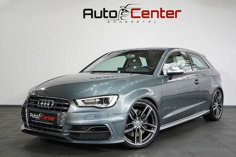 Grau Gebraucht 2013 Audi S3 Sport Limousine | 21.990 € (Fairer Preis) - Bild 1/4
