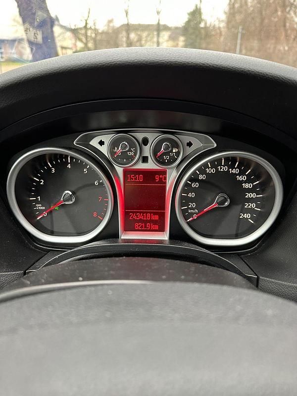 Gebraucht Ford Focus Viva 101 PS (74 kW) 2010 Schwarz Kombi