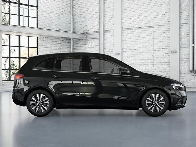 Gebraucht Mercedes B180 136 PS (100 kW) 2023 Unilack nachtschwarz Van / Kleinbus
