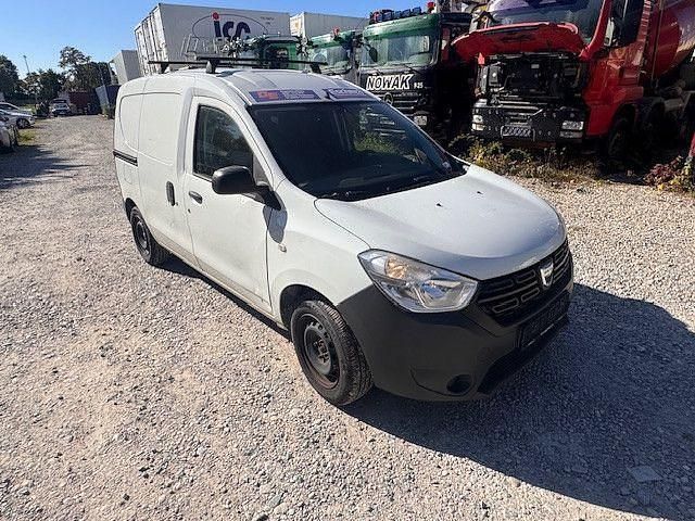 Weiß Gebraucht 2017 Dacia Dokker Express Van | 6.010 € (Superpreis) - Bild 1/4