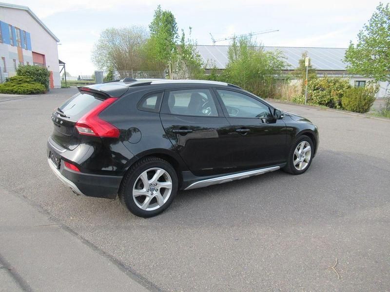 Gebraucht Volvo V40 CC Summum 150 PS (110 kW) 2013 Schwarz Kombi