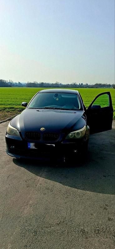 Gebraucht BMW 523 177 PS (130 kW) 2005 Schwarz Limousine