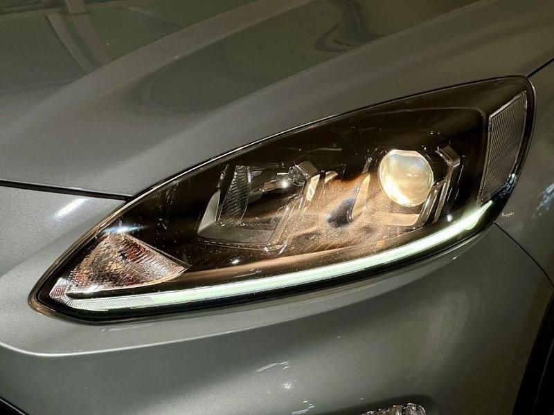 Gebraucht Ford Kuga Titanium 152 PS (111 kW) 2022 Solar silver SUV