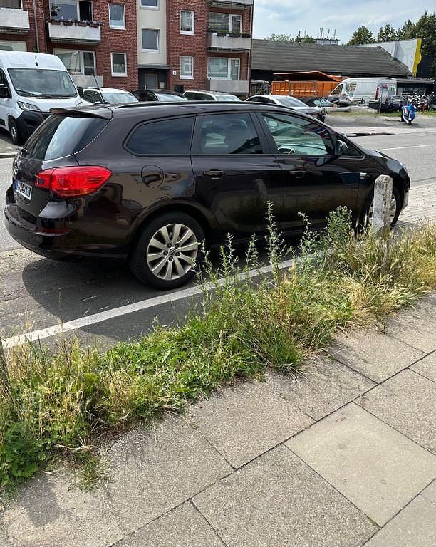 Braun Gebraucht 2012 Opel Astra Eco Kombi | 6.500 € (Etwas zu teuer) - Bild 1/4