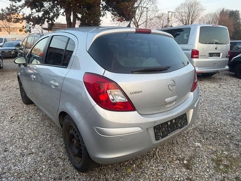 Gebraucht Opel Corsa 87 PS (63 kW) 2011 Silber Kleinwagen