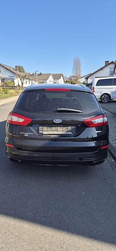 Gebraucht Ford Mondeo Titanium 203 PS (149 kW) 2015 Schwarz Kombi