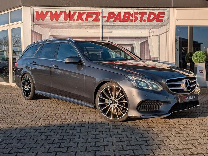 Grau Gebraucht 2017 Mercedes E220 AMG line Kombi | 21.990 € (Etwas zu teuer) - Bild 1/4