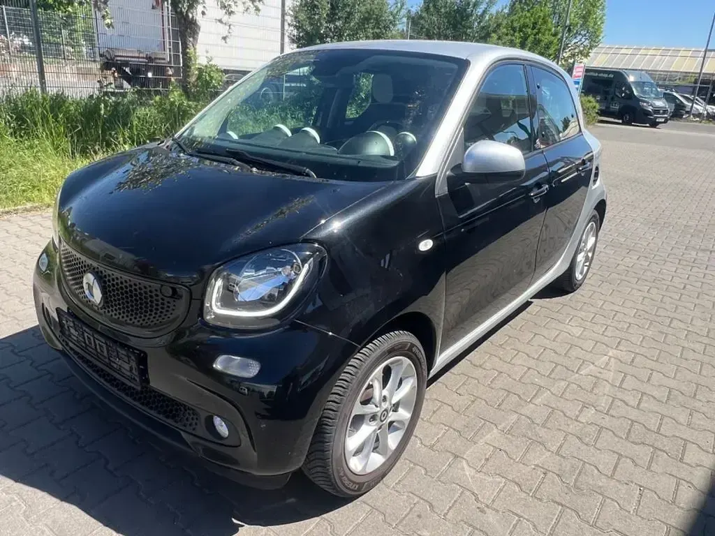 Usata Smart ForFour Basis 71 CV (52 kW) 2014 Nero Utilitaria