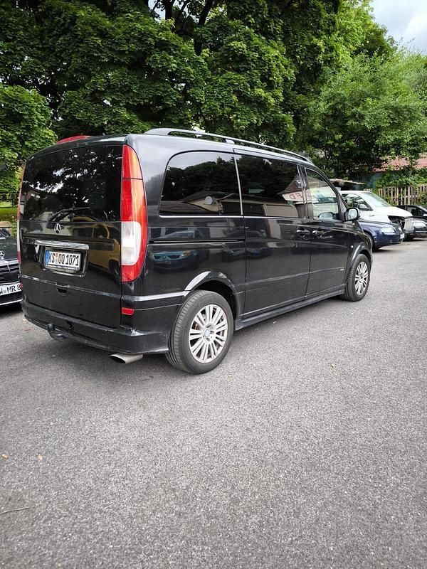 Schwarz Gebraucht 2009 Mercedes Viano Van / Kleinbus | 16.500 € (Etwas zu teuer) - Bild 1/4