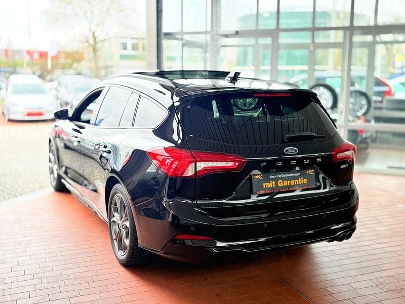 Gebraucht Ford Focus ST-Line X 125 PS (91 kW) 2021 Schwarz Kombi