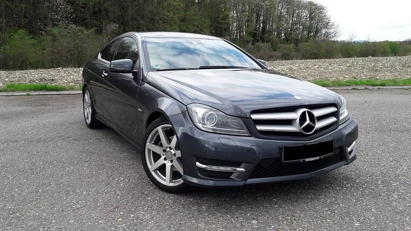 Gebraucht Mercedes C220 170 PS (125 kW) 2015 Grau Coupé