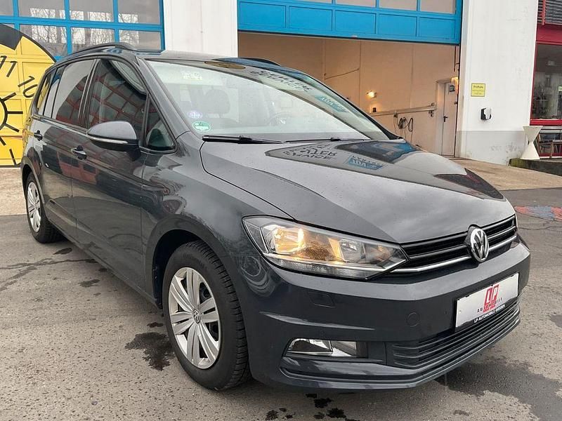 Gebraucht VW Touran 120 PS (88 kW) 2016 Uranograu/cinza urano Van / Kleinbus