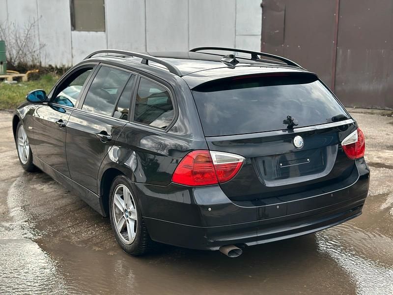 Gebraucht BMW 320 163 PS (119 kW) 2007 Schwarz Kombi