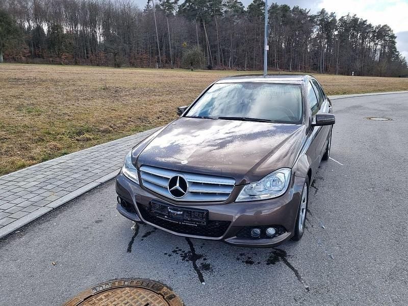 Gebraucht Mercedes C200 Elegance 136 PS (100 kW) 2012 Braun Limousine