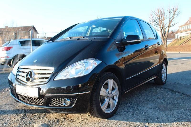 Gebraucht Mercedes A160 Avantgarde 95 PS (69 kW) 2011 Schwarz Limousine