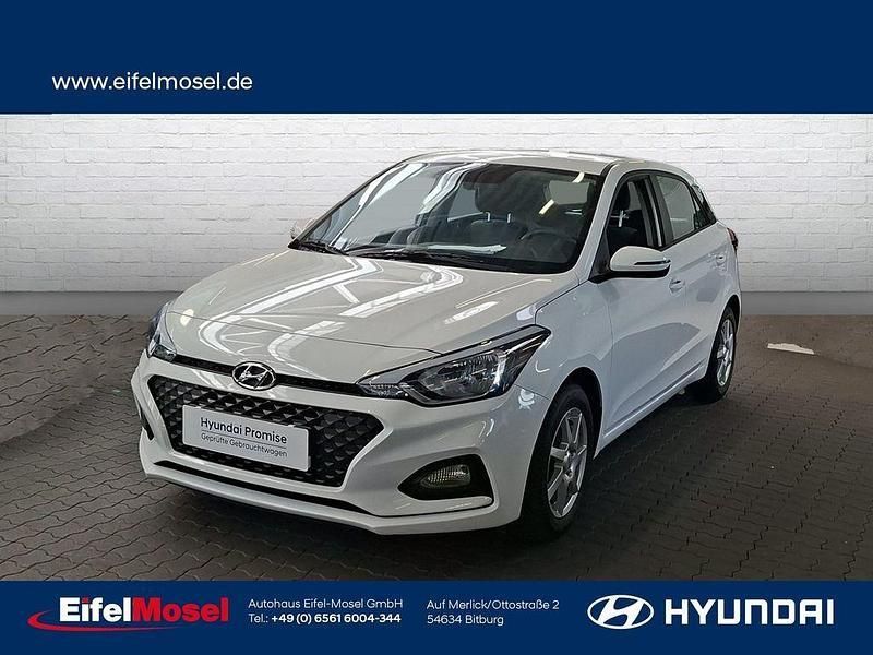 Weiß Gebraucht 2018 Hyundai i20 Select Limousine | 11.890 € (Fairer Preis) - Bild 1/4