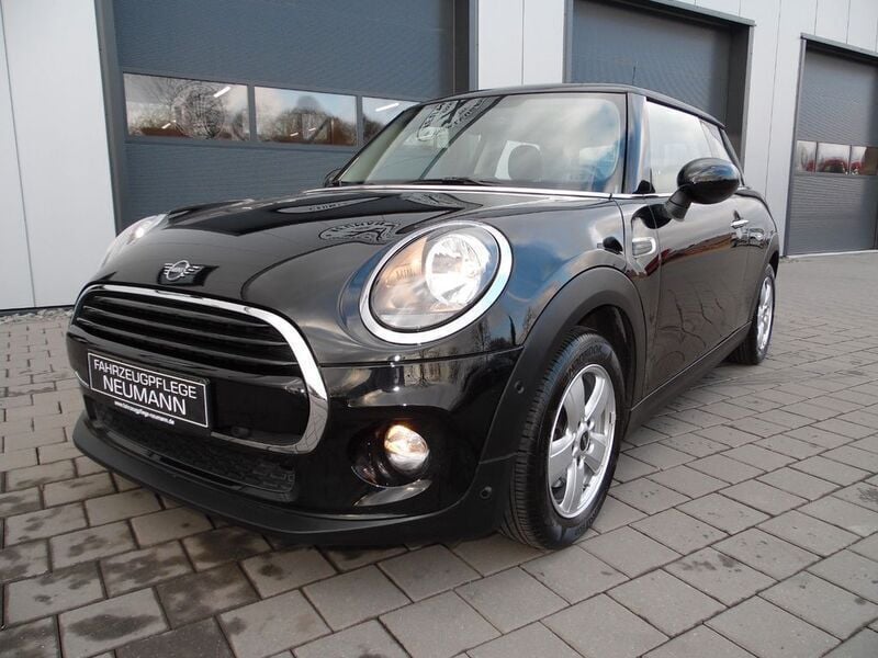 Schwarz Gebraucht 2019 Mini Cooper D Kleinwagen | 19.990 € (Etwas zu teuer) - Bild 1/4