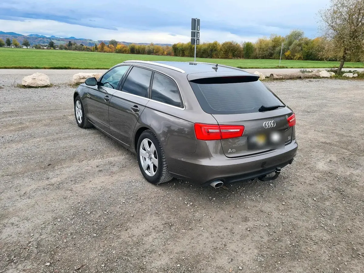 Gebraucht Audi A6 245 PS (180 kW) 2012 Grau Kombi