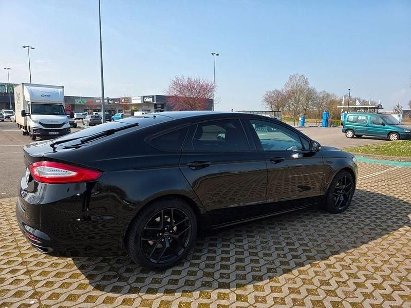 Gebraucht Ford Mondeo Titanium 204 PS (150 kW) 2015 Schwarz Limousine