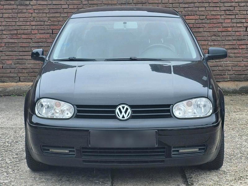 Schwarz Gebraucht 2003 VW Golf IV Pacific Limousine | 450 € (Superpreis) - Bild 1/4