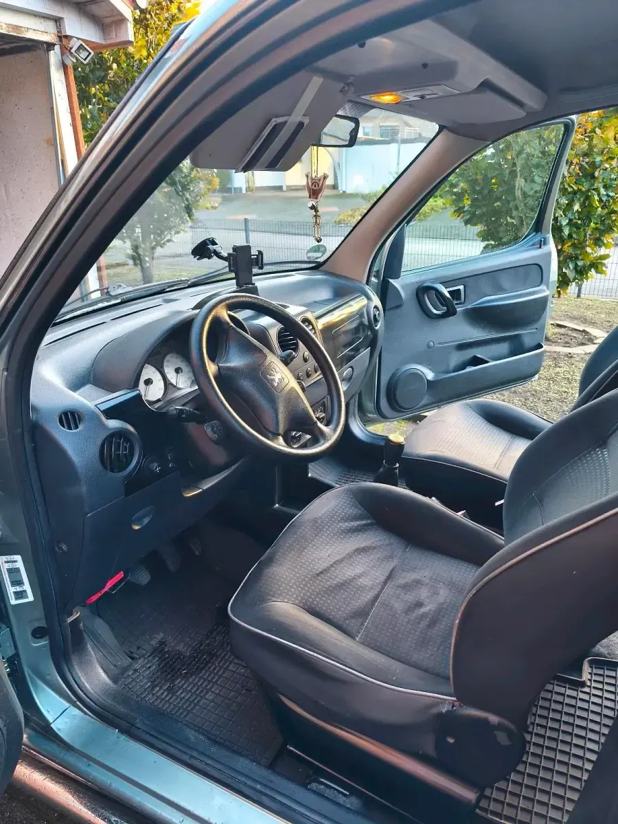 Gebraucht Peugeot Partner 90 PS (66 kW) 2004 Andere farben Van / Kleinbus