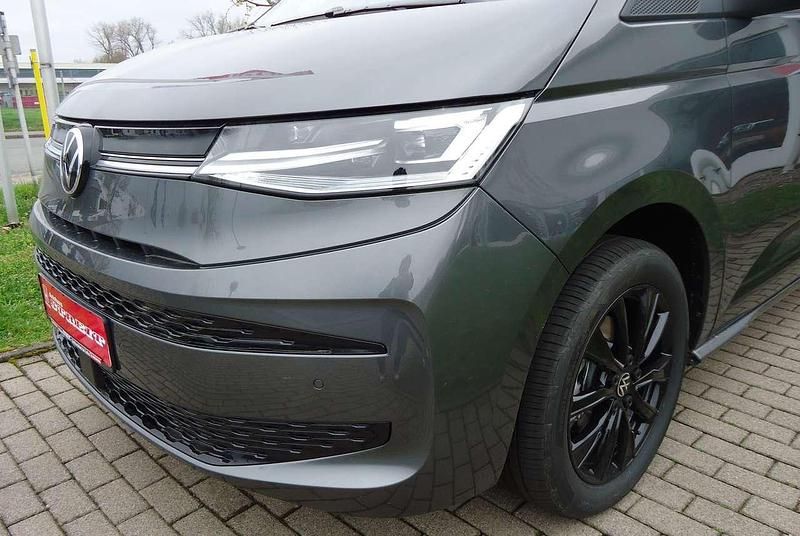 Gebraucht VW Multivan Edition 150 PS (110 kW) 2023 Indium gray metallic Van