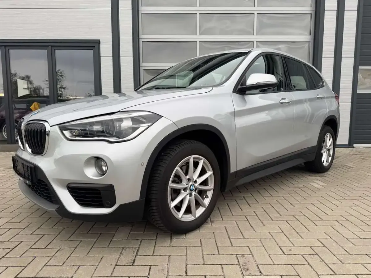 Używany BMW X1 140 KM (102 kW) 2017 Srebrny SUV