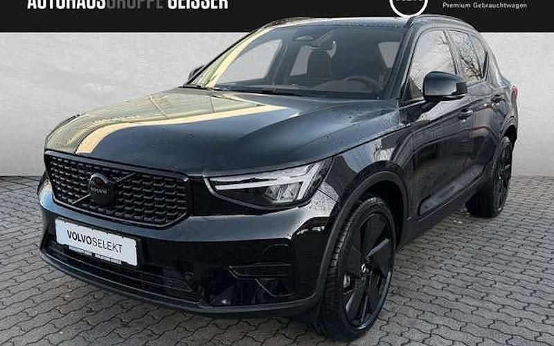 Gebraucht Volvo XC40 Plus 197 PS (144 kW) 2025 Onyx schwarz SUV