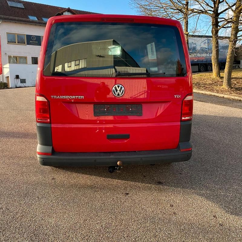 Gebraucht VW T6 150 PS (110 kW) 2016 Rot Van