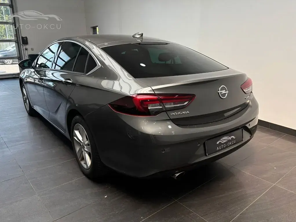 Gebraucht Opel Insignia Dynamic 170 PS (125 kW) 2017 Grau Limousine