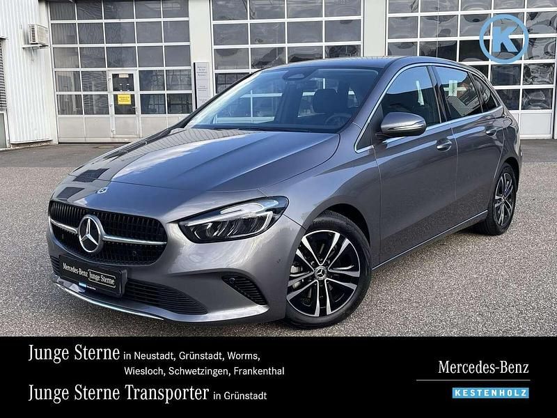 Mountaingrau Gebraucht 2024 Mercedes B200 Progressive Van / Kleinbus | 32.660 € (Fairer Preis) - Bild 1/4