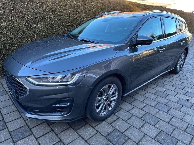 Gebraucht Ford Focus Titanium 116 PS (85 kW) 2023 Grau Limousine