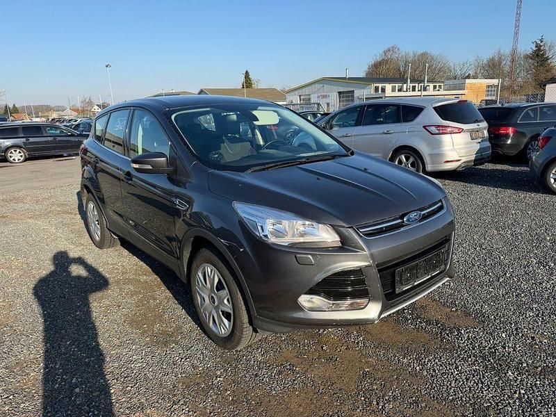 Gebraucht Ford Kuga Titanium 150 PS (110 kW) 2015 Grau SUV