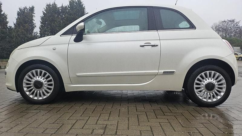 Gebraucht Fiat 500 Lounge 69 PS (50 kW) 2010 Weiß Kleinwagen