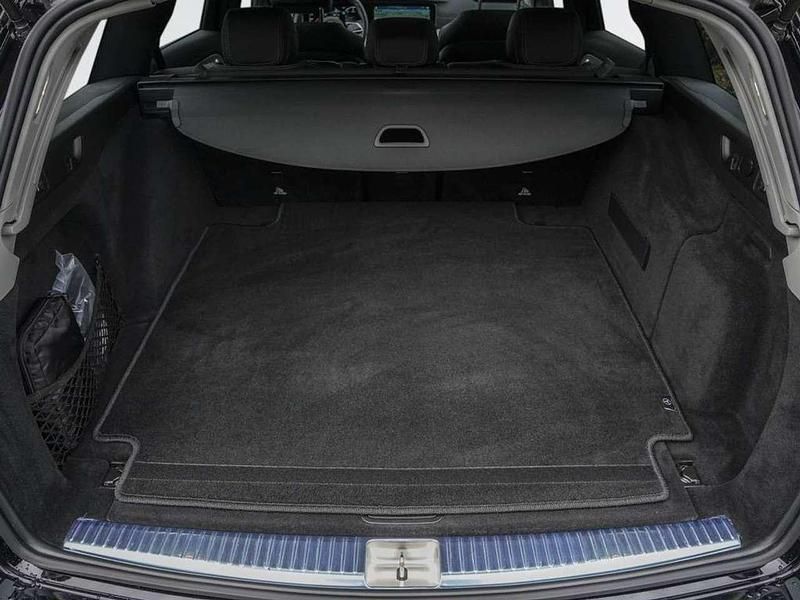 Gebraucht Mercedes E400 Avantgarde 330 PS (242 kW) 2022 Schwarz Limousine