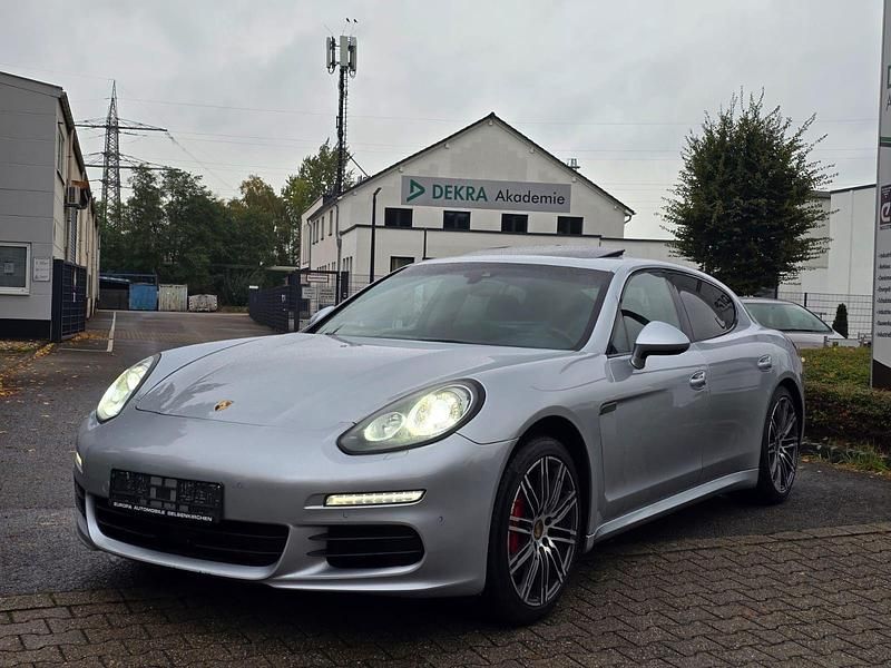 Silber Gebraucht 2015 Porsche Panamera Coupé | 21.000 € (Guter Preis) - Bild 1/4