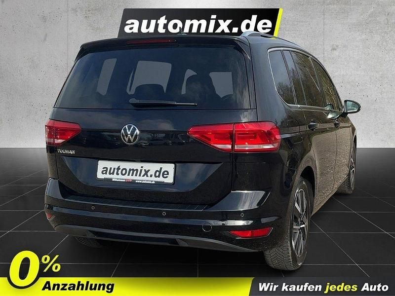 Gebraucht VW Touran Highline 150 PS (110 kW) 2021 Deep black perleffekt Van / Kleinbus