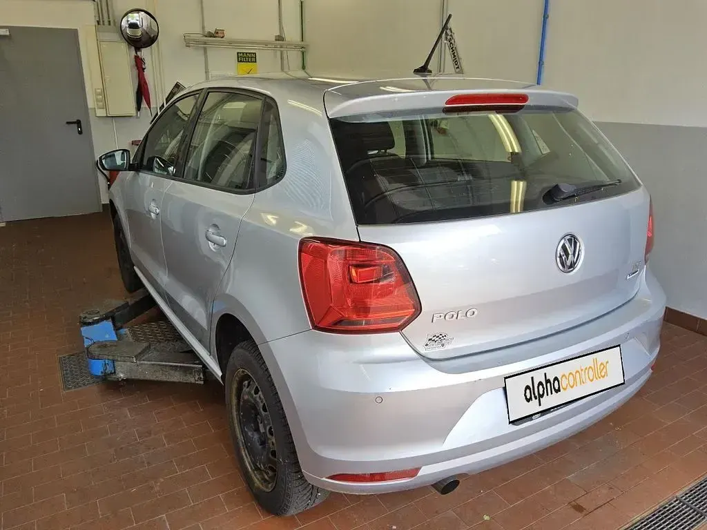 Gebraucht VW Polo Highline 90 PS (66 kW) 2017 Silber Limousine