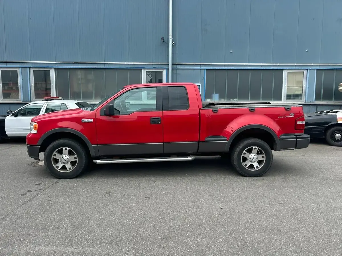 Gebraucht Ford V8 2004 Rot SUV