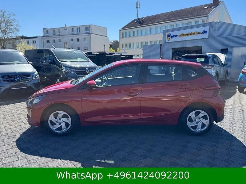 Neu Hyundai i20 Select 79 PS (58 kW) 2025 Rot Kleinwagen