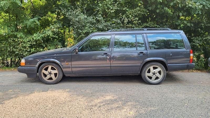 Grau Gebraucht 1997 Volvo 940 Limousine | 4.500 € - Bild 1/4