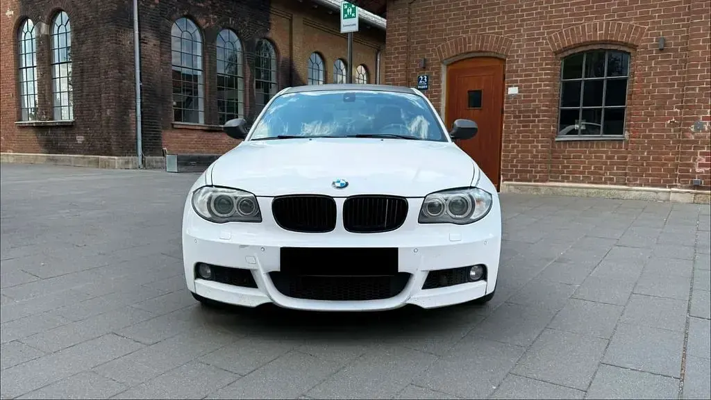 Gebraucht BMW 120 M Performance 200 PS (147 kW) 2012 Weiß Kleinwagen